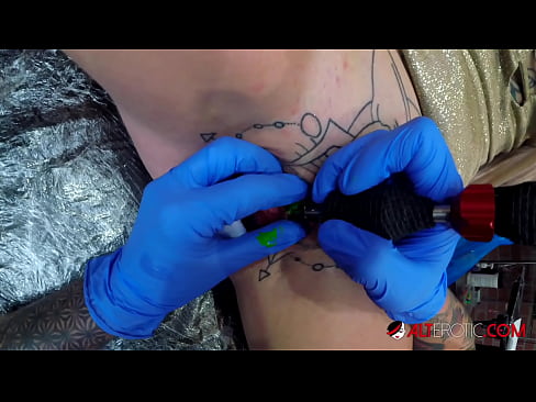 ❤️ Fìor tattooed hottie Sully Savage fhuair tattoo air a clitoris ❤️❌ Porno fb aig porn gd.purchasexz.top ️❤